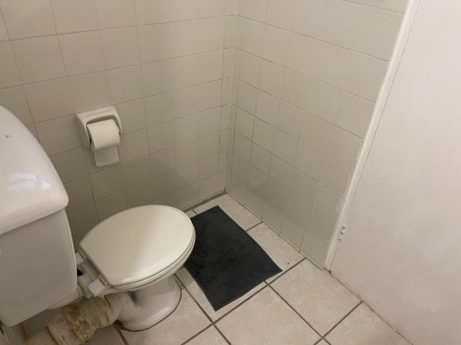 1 Bedroom Property for Sale in Summerstrand Eastern Cape